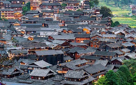 普格6种常见的外墙仿石漆施工工艺！